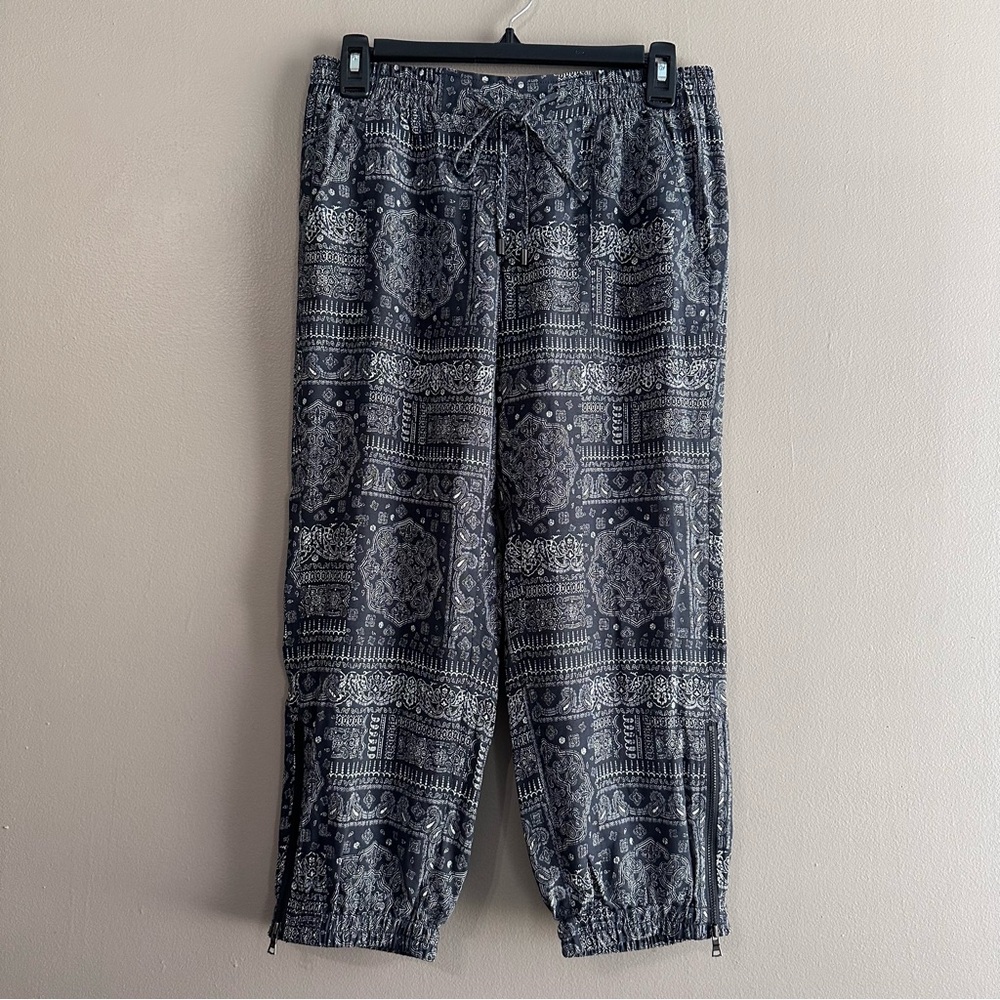 Go by Go Silk Parachute Bandana Print Boho Capri Pants Womens XS 100% Silk